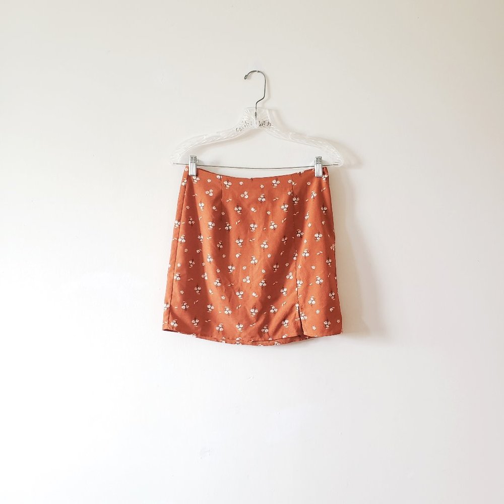 *SOLD* Aeropostale Rust Floral Mini Skirt Small - Picture 1 of 7